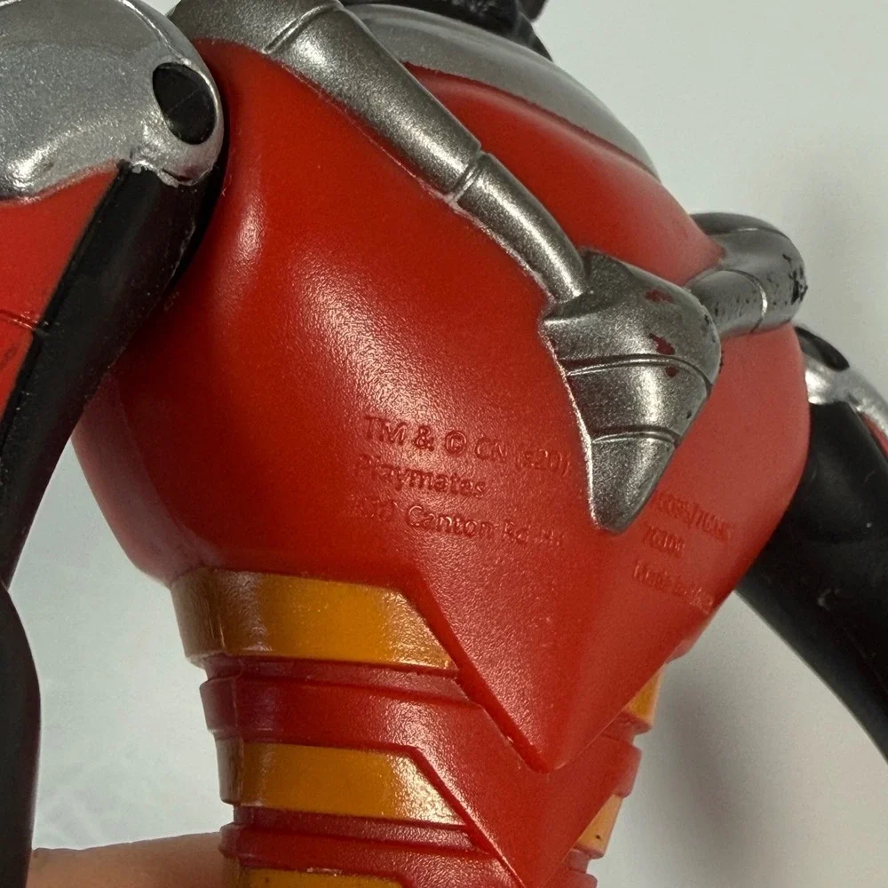 Ben 10 Omni-Kix Armor Jetray Action Figure Red Silver Playmates Toys Alien Force